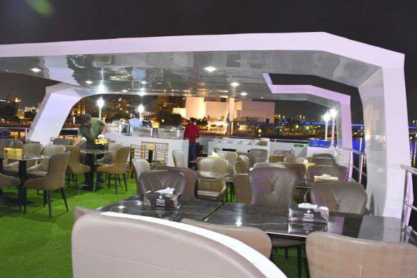 dubai-canal-cruise-upper-deck