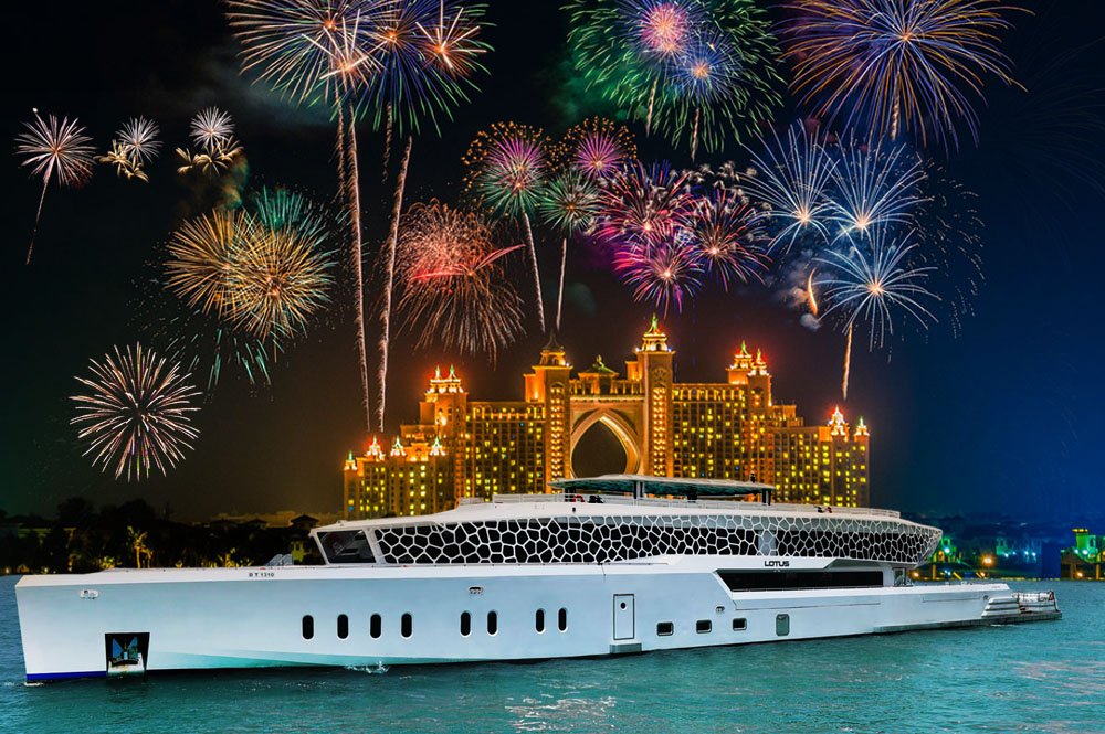 mega-yacht-party-dubai